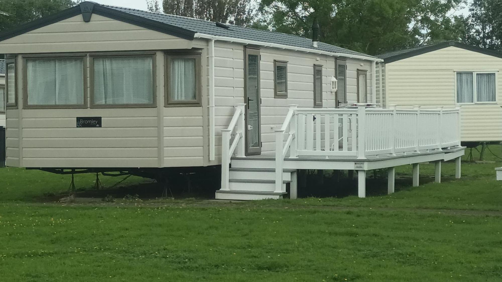 ホテル Butlins Minehead Caravan 120 River Cove Passes Included エクステリア 写真